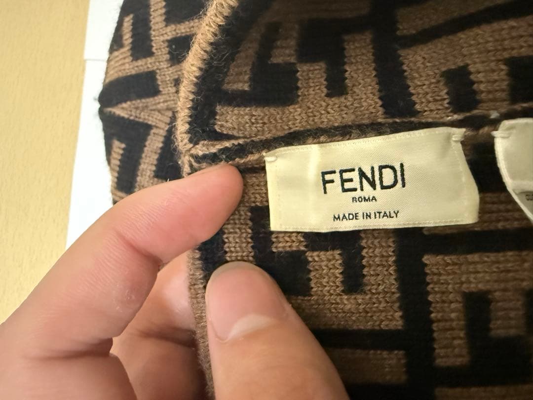 FENDI ロゴニット帽