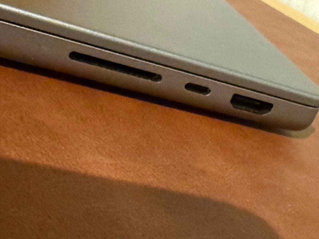 【極美品】M1 Pro MacBook 14インチ1TB 32GB