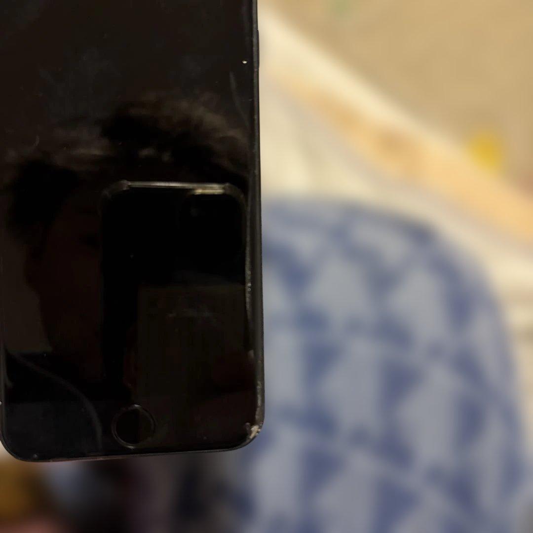 iPhone SE第三世代本体64GB