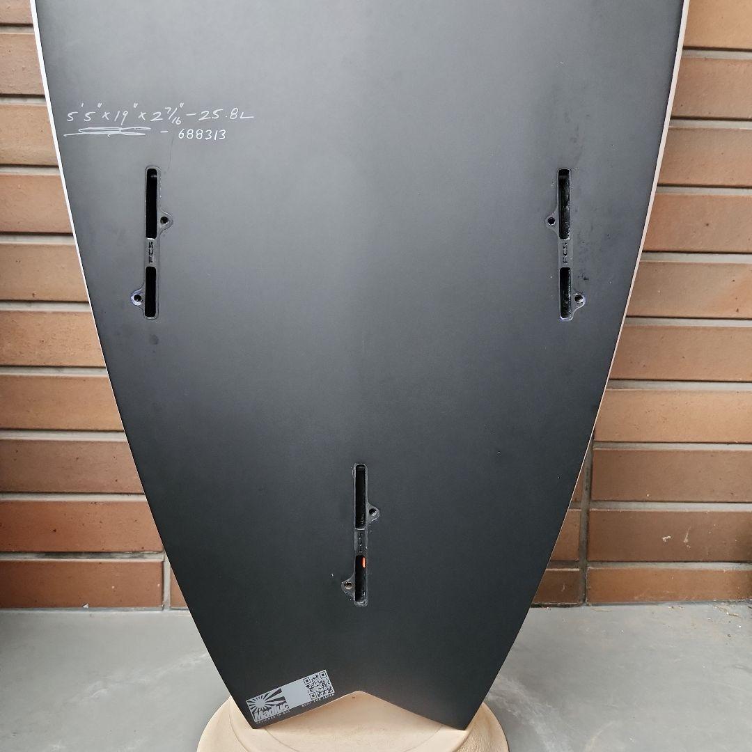 JSサーフボード　BLACK BARON2+1 5'5\" EP/PUフォーム