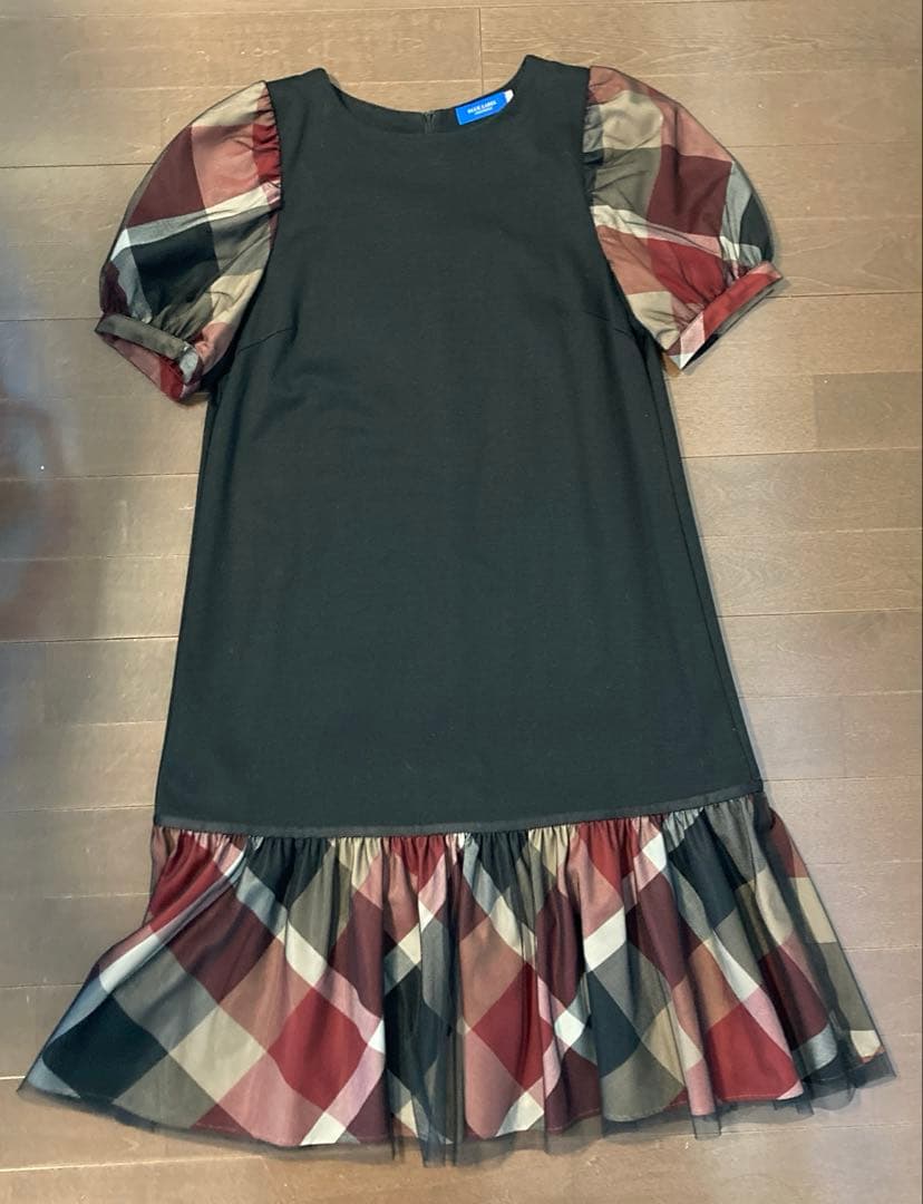 ブルーレーベルクレストブリッジ　コンパクトクリアーポンチワンピース　赤 ３６