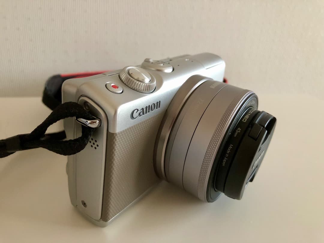 Canon EOS M100｟すぐに始められるカメラセット｠ミラーレス