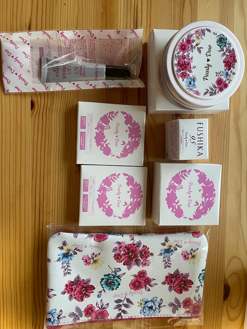 パーリーデューカラーアナリスト34周年170種類99％美容成分新さらさら美人