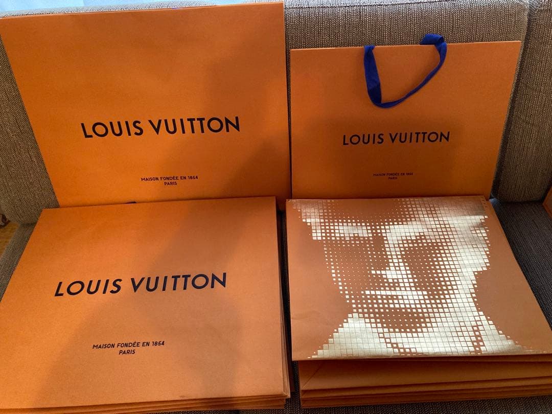 ルイビトン　ショップバッグ、空箱　15個2023.2024.2025年