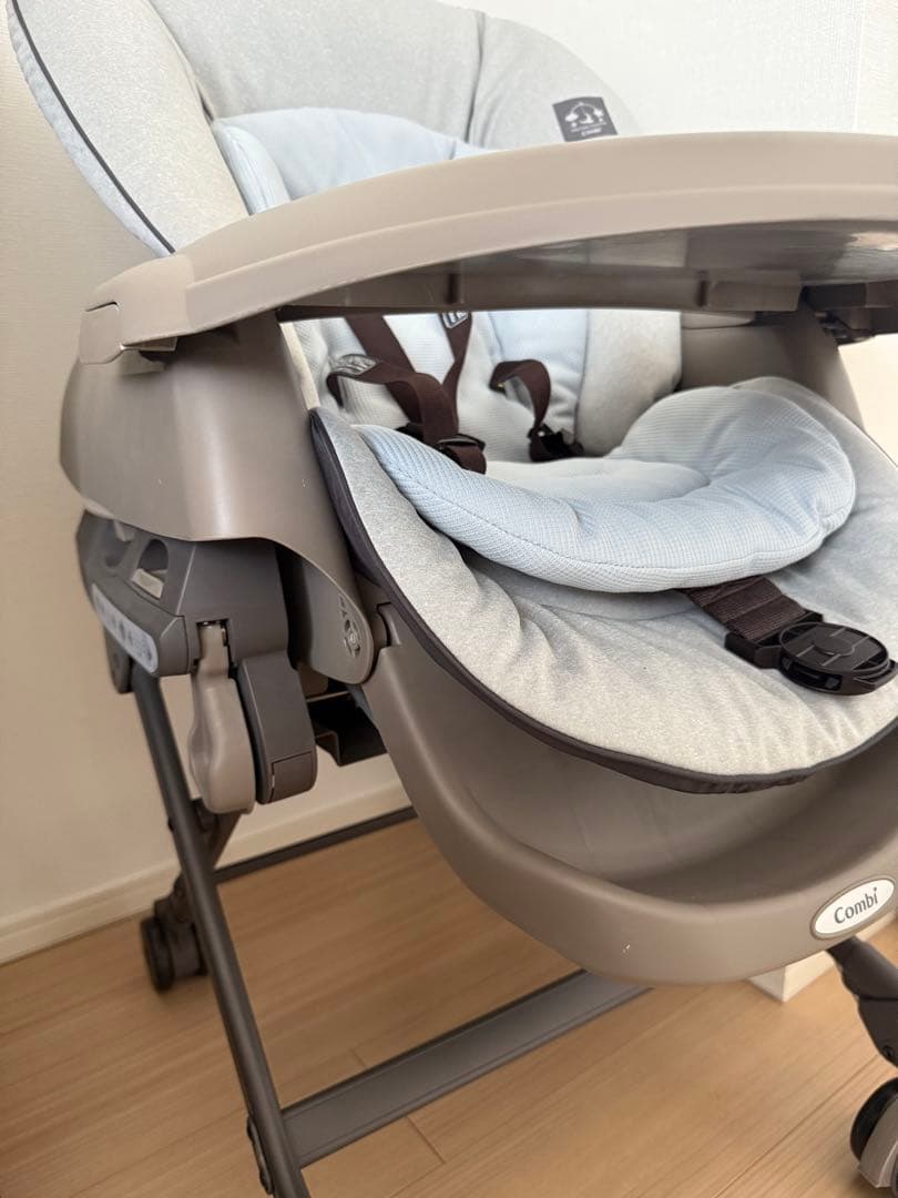 【美品】コンビ ネムリラ オートスイング グレー 人気色