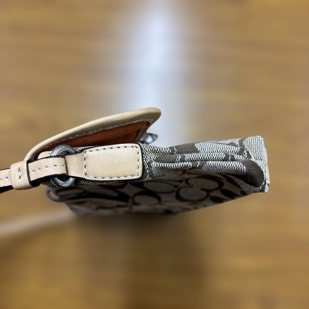 美品　コーチ アクセサリーポーチ ワンショルダー シグネチャー 6348