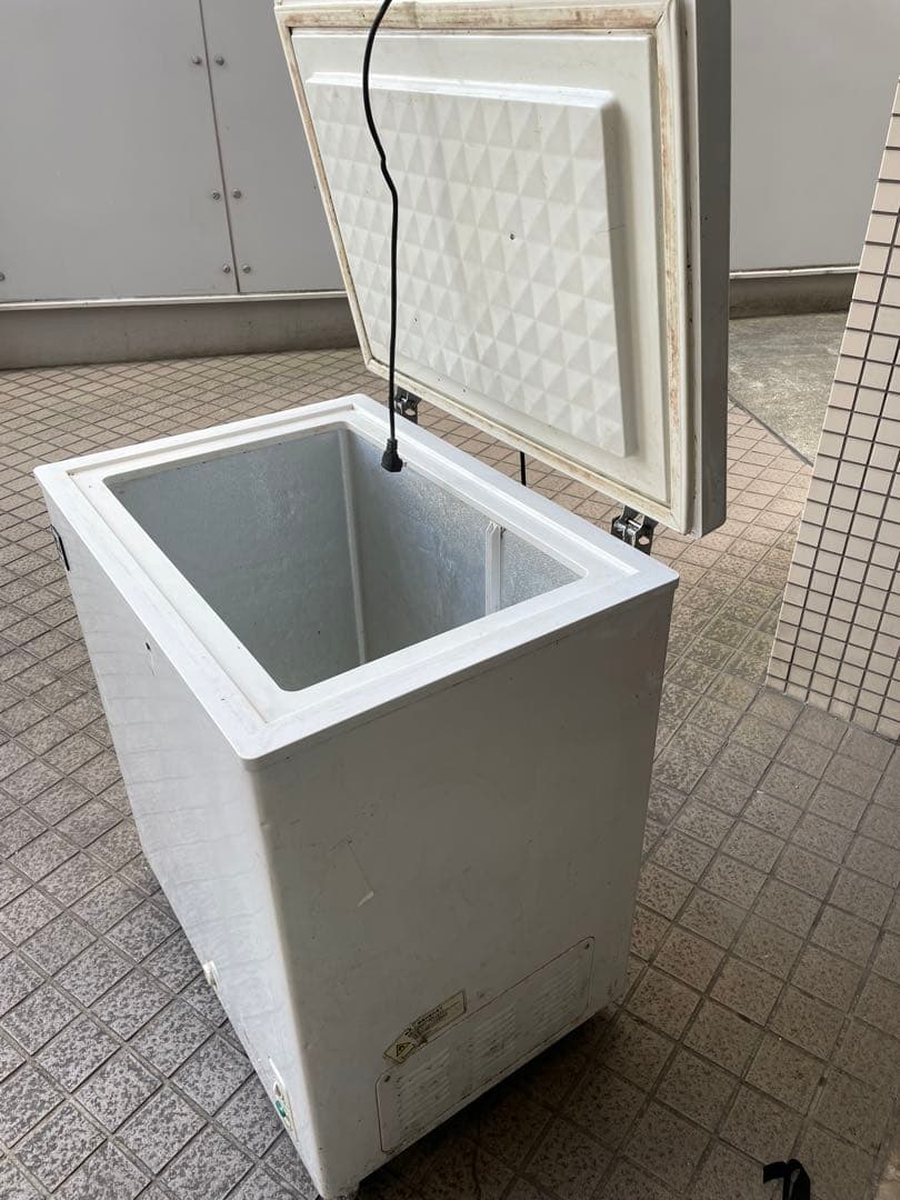 冷蔵、冷凍ストッカー　外観に傷あり