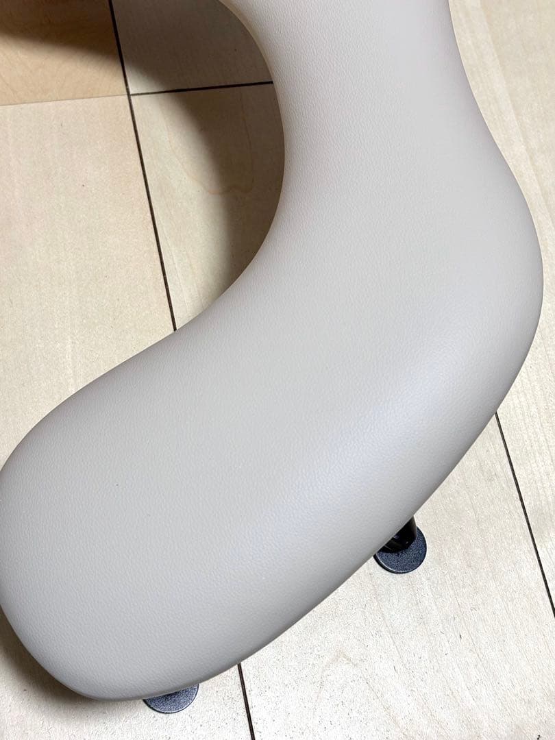 トイズTOY's ×INITYアームレスト 合成皮革 ベージュ　ネイル　サロン