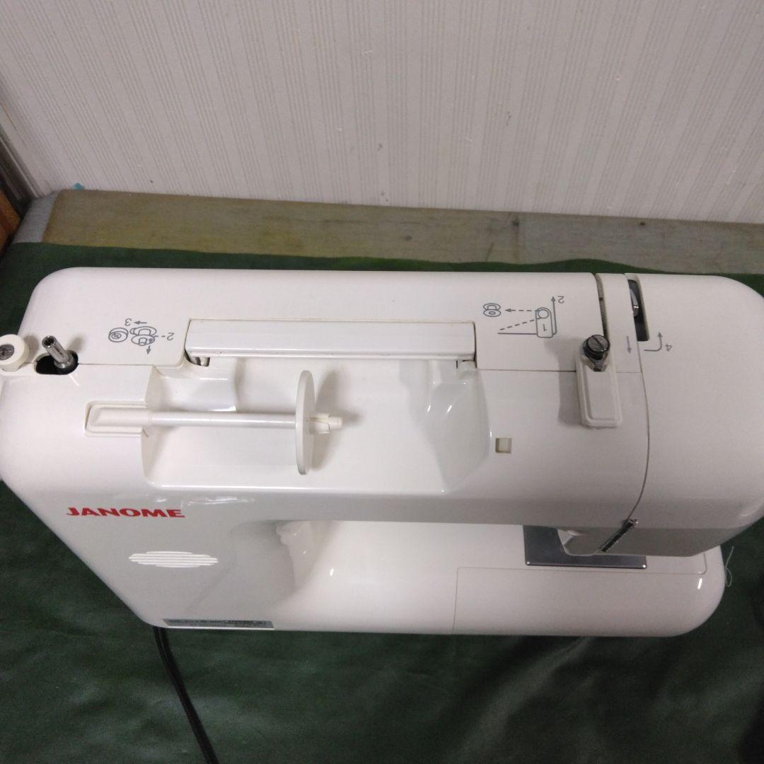 ジャノメミシンJN-700型、美品。