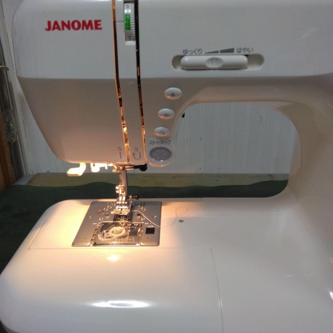 ジャノメミシンJN-700型、美品。