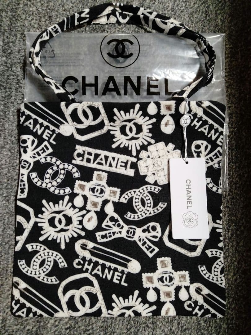 シャネル ノベルティ トートバッグ ブラックホワイト柄 未使用