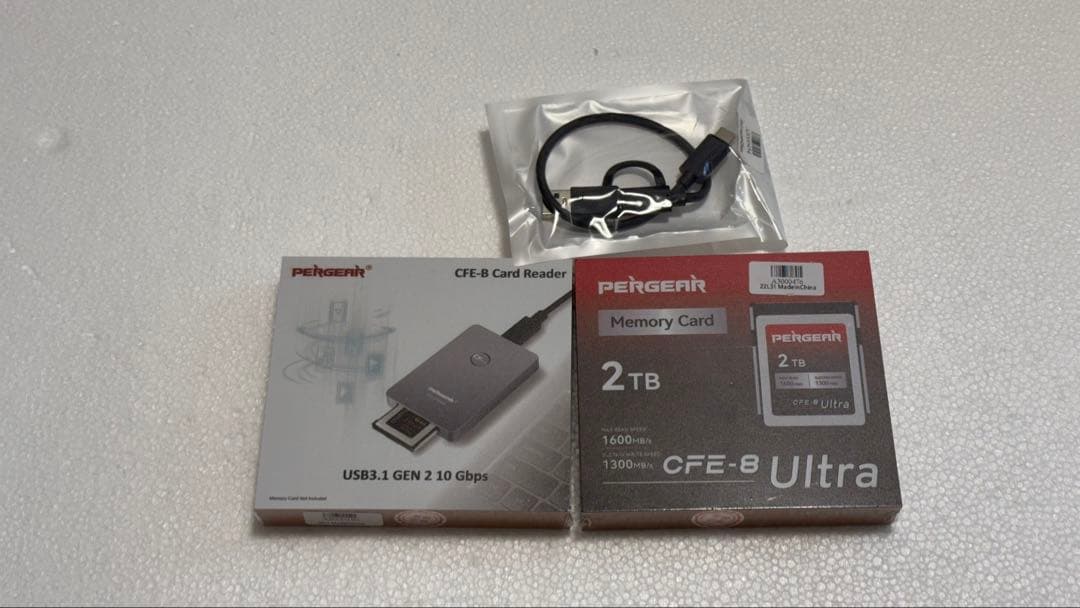 PERGEAR CFExpress-B 2TB メモリーカードとカードリーダー