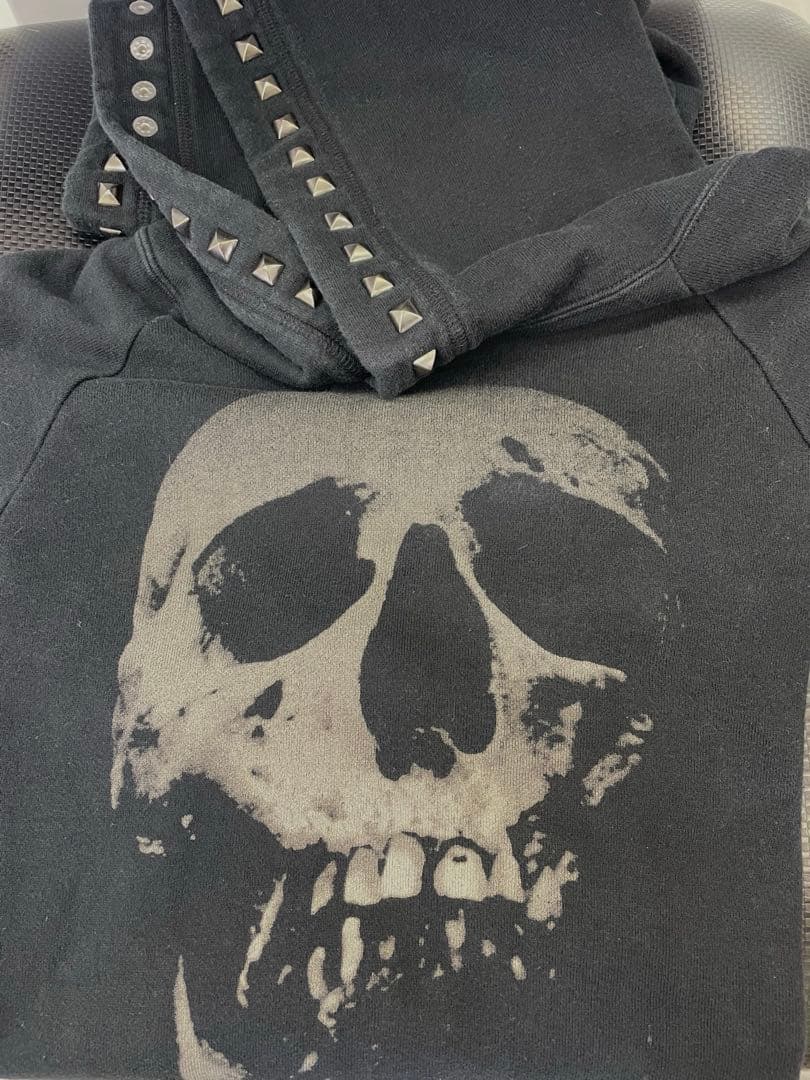 ヒステリックグラマー スカルベリースタッズパーカー 缶バッジ付き