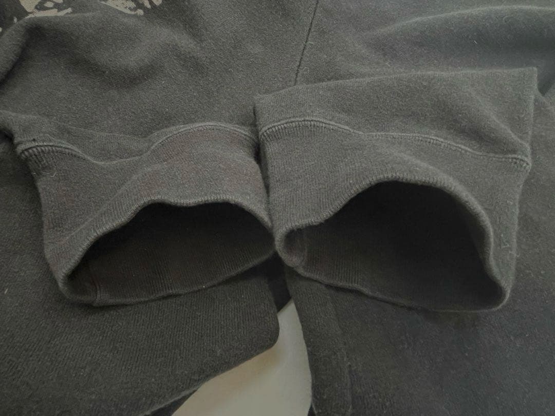 ヒステリックグラマー スカルベリースタッズパーカー 缶バッジ付き