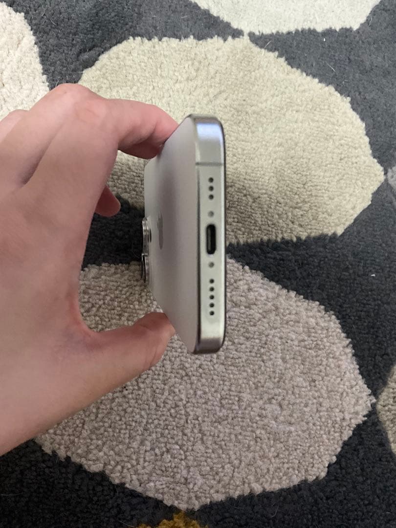 【即日発送】iPhone16pro 256gb ホワイトチタニウム　97%