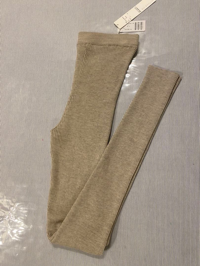 ニットレギンス　値札付き