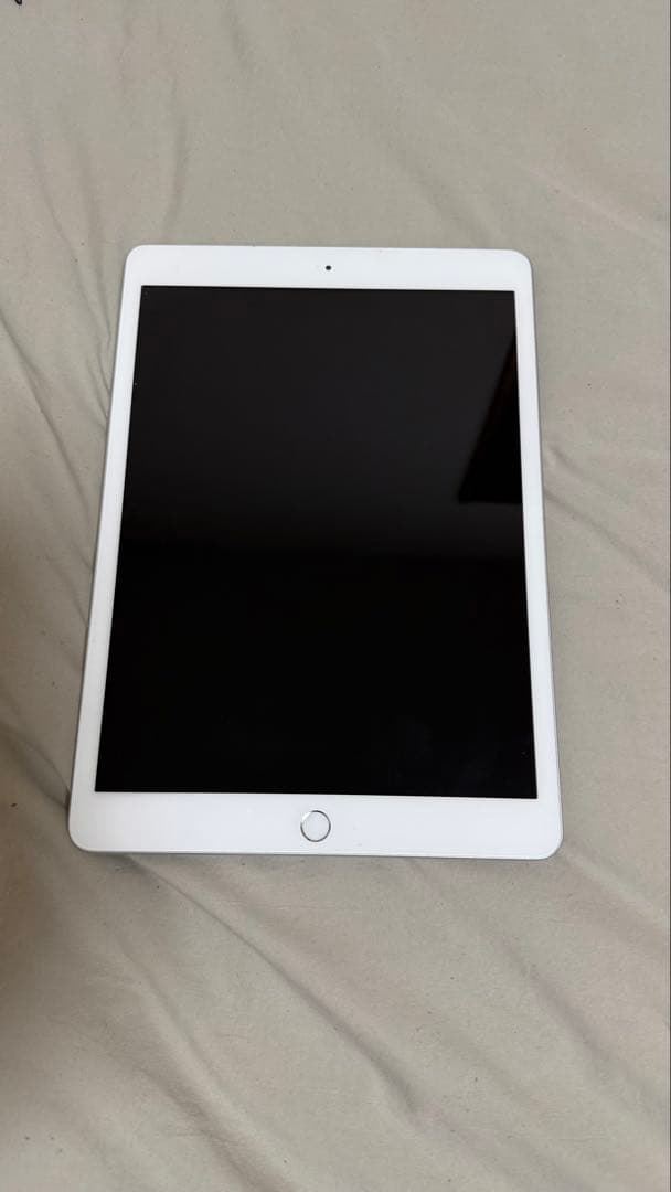 Apple iPad 第5世代 シルバー 本体