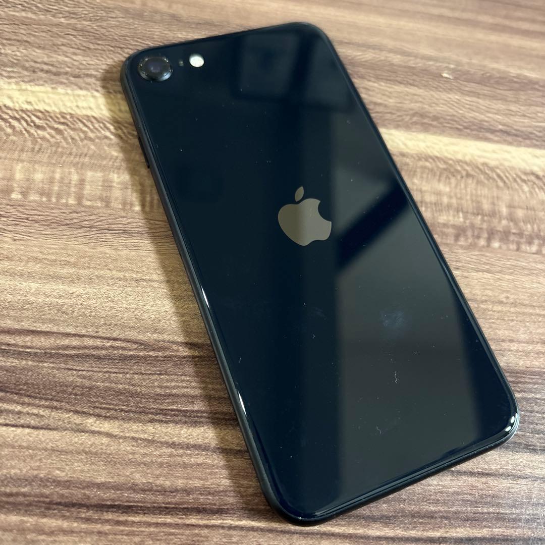 Apple SE ブラック 本体