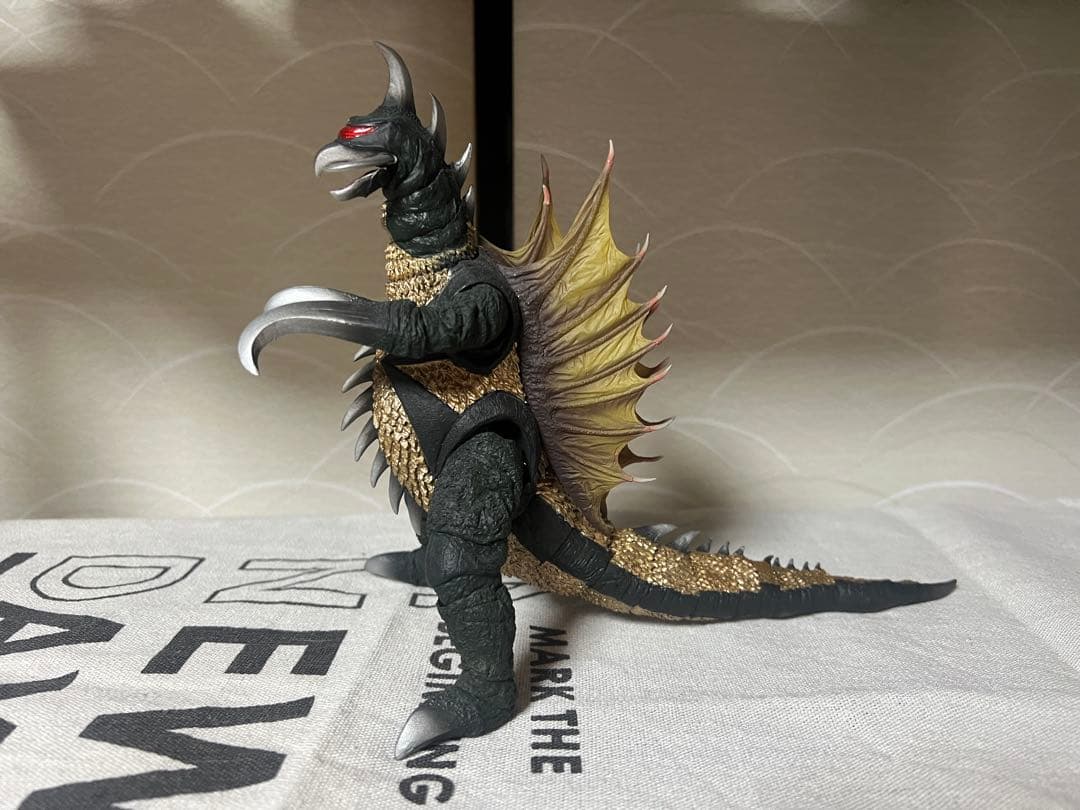 S.H.Monsterarts ガイガン