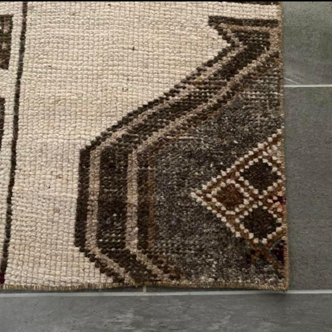 【送料無料】トルコヴィンテージラグ／size: 50×52cm