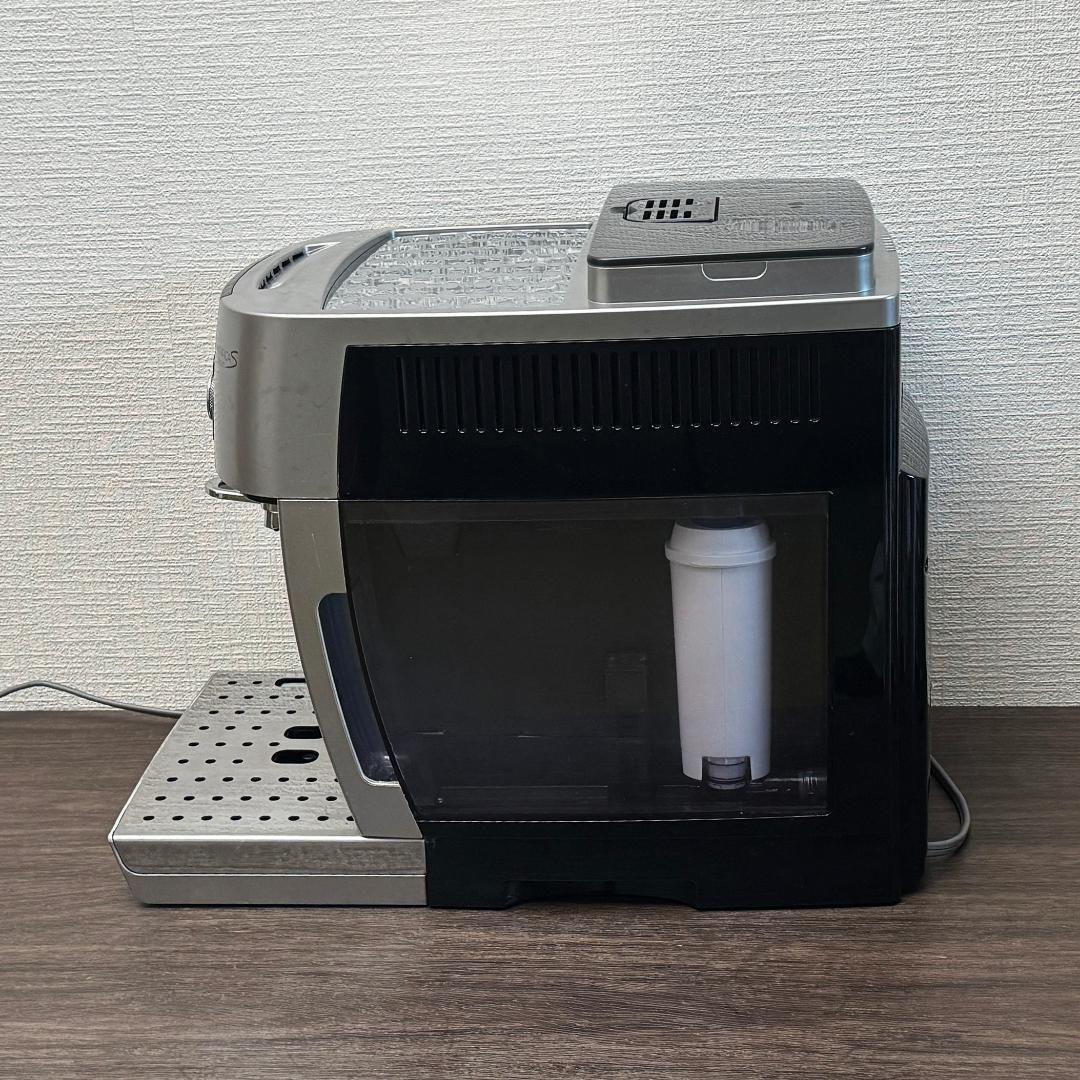 現行　デロンギ　マグニフィカS スマート ECAM25023 エスプレッソマシン