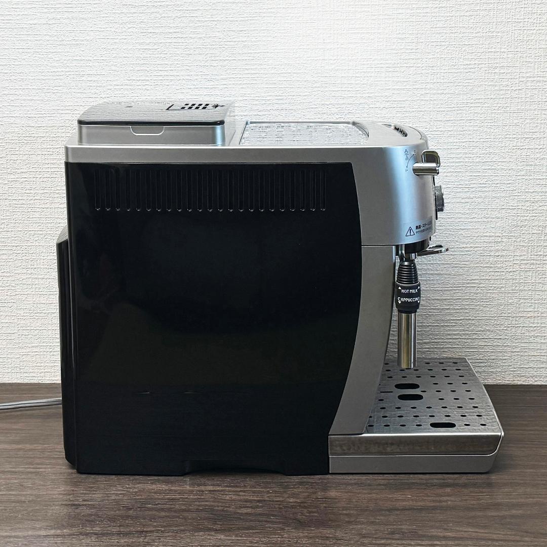 現行　デロンギ　マグニフィカS スマート ECAM25023 エスプレッソマシン