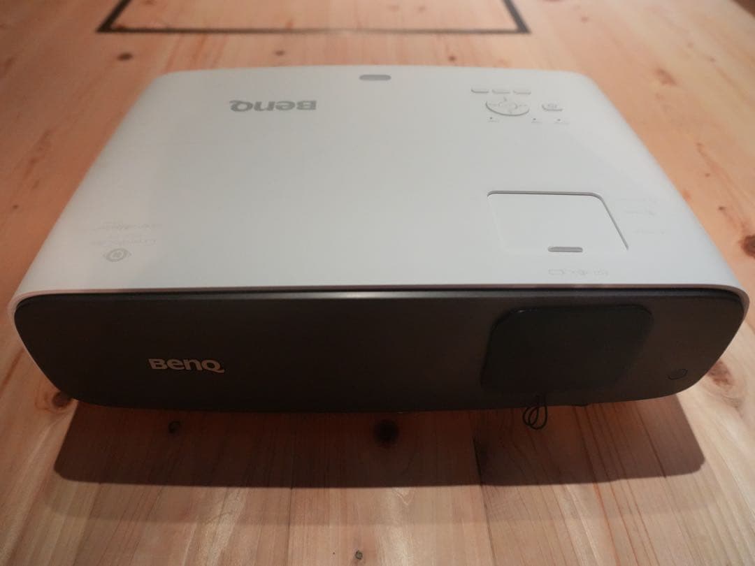 BenQ HT3550i 4K プロジェクター（純正交換ランプ付属）