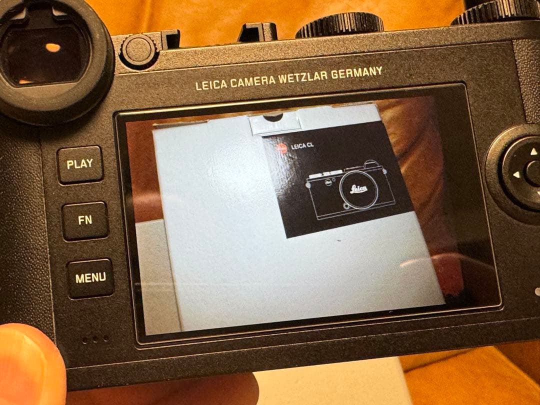 Leica CL ボディ　箱、予備バッテリー、M-Lアダプター、サムレスト付き