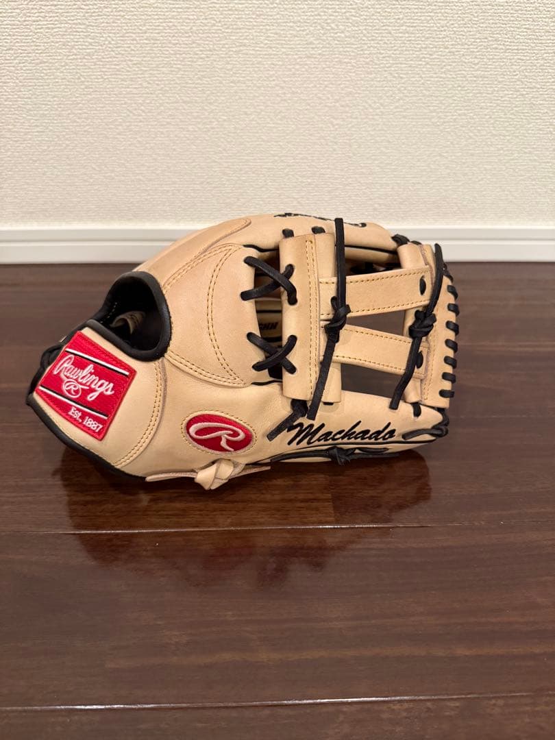 【パドレス　マチャド同モデル】内野手用グローブ　マニー•マチャドモデル
