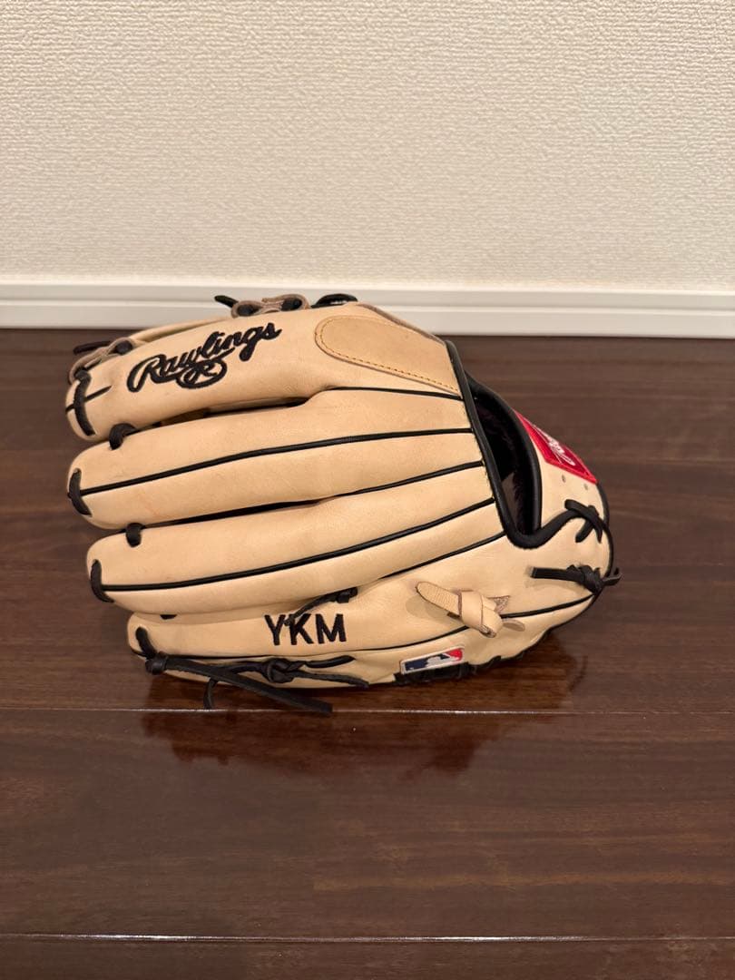 【パドレス　マチャド同モデル】内野手用グローブ　マニー•マチャドモデル