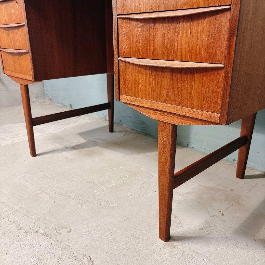 【eveve】デンマーク　チーク材　両袖デスク　北欧家具　北欧ビンテージ