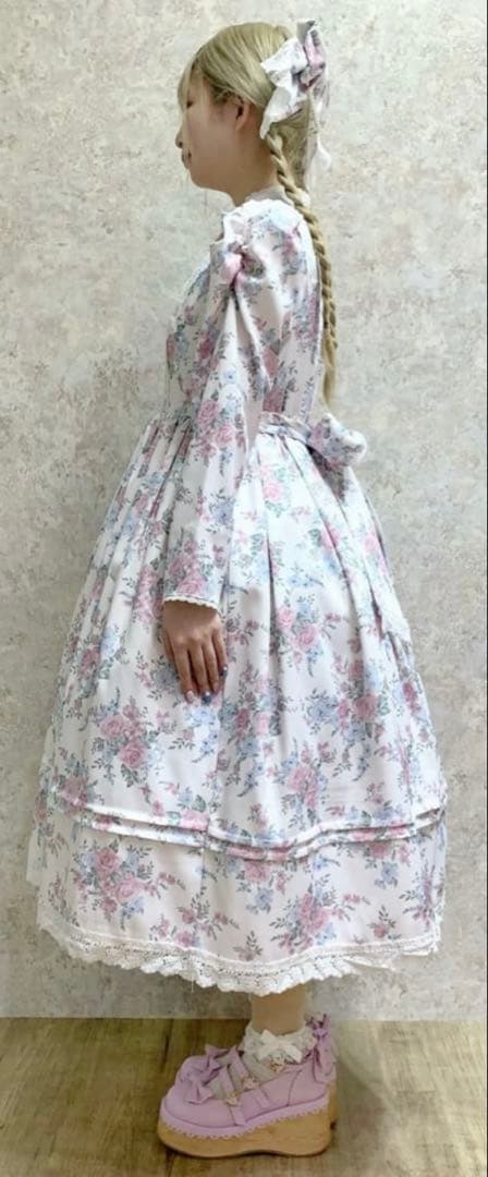 axes femme Chalmiereクラシカルローズ柄ワンピース（キナリ）