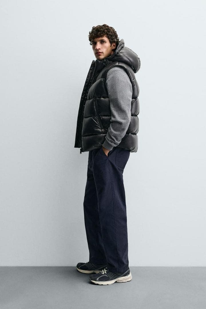 完売品 ZARA 100%フェザーダウンベスト Lサイズ新品タグ付き ブラック