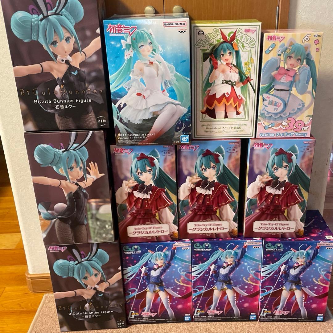 初音ミクまとめ売り12個セット