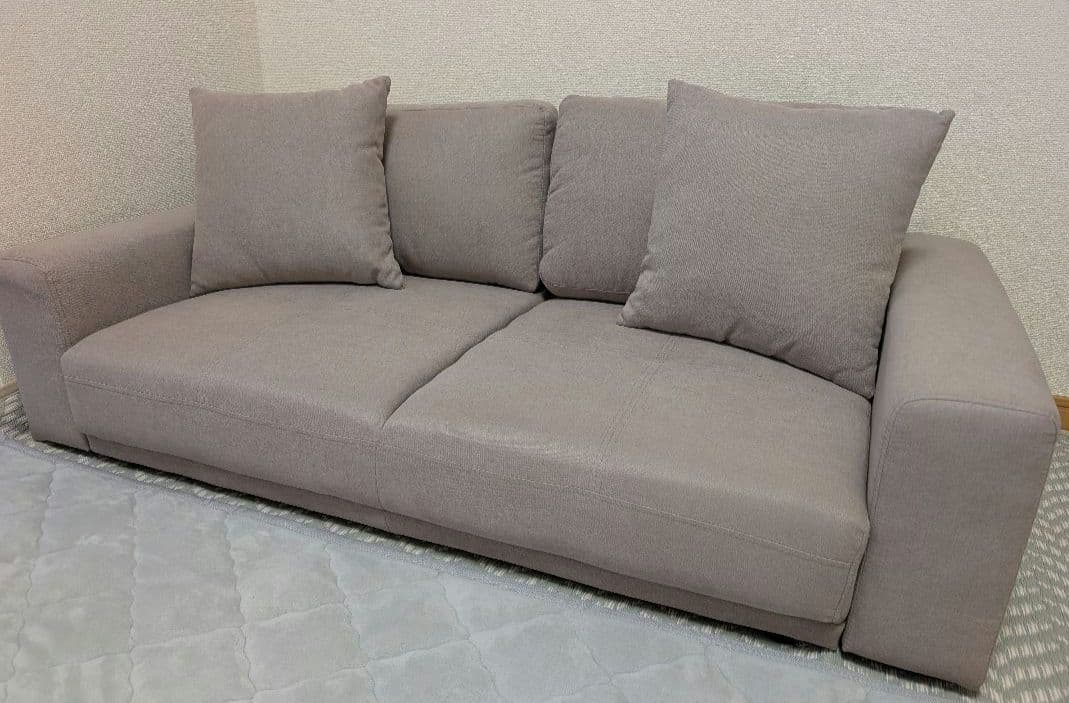 【中古・最終値下げ】Lottie 2人掛けソファ 130cm幅 クッション付き