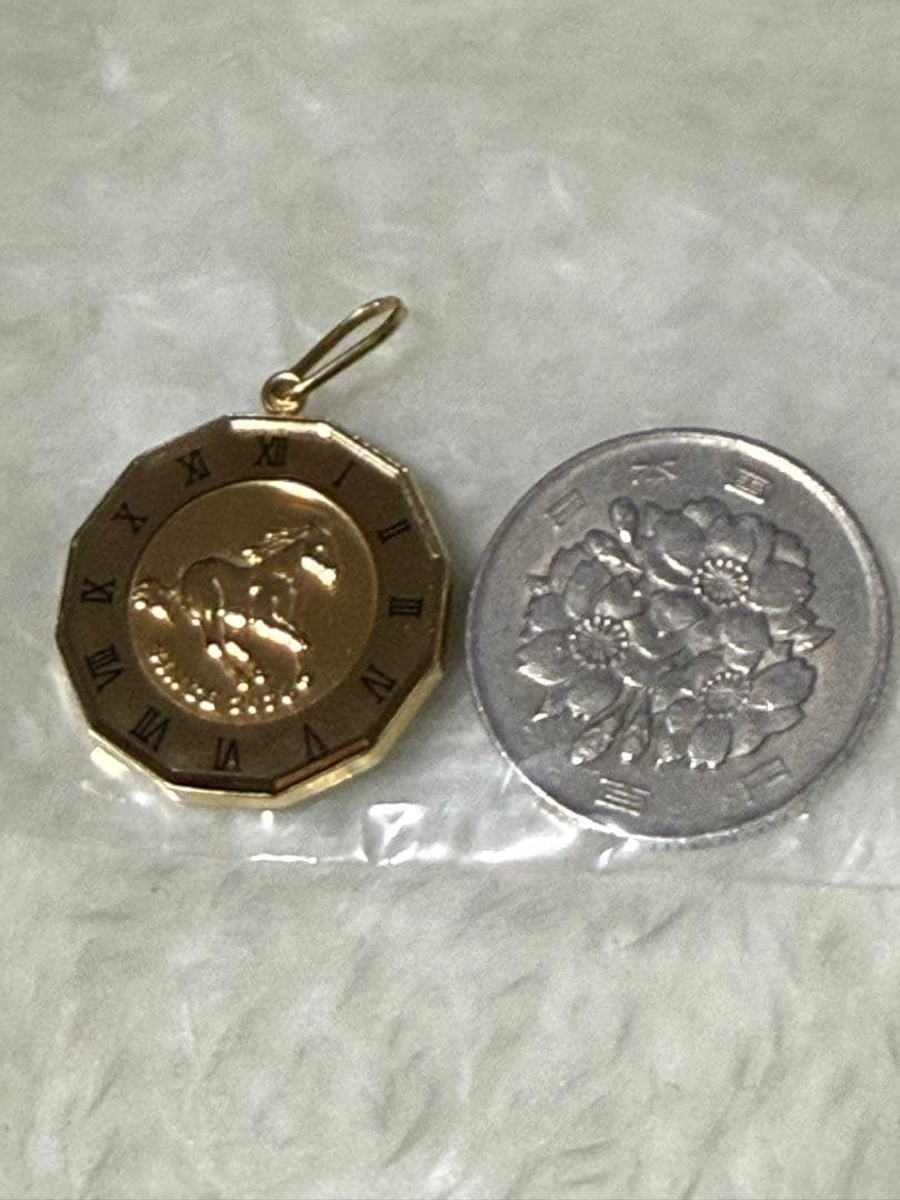 K18 日本製ゴールド 馬＆イリュージョン リバーシブルペンダント（トップのみ）