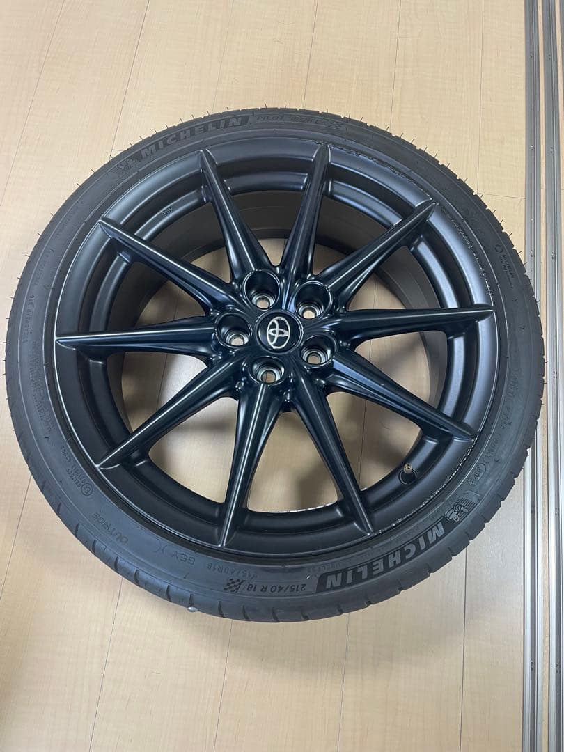 【送料込み】GR86 RZ純正ホイール 4本セット 純正タイヤ付き