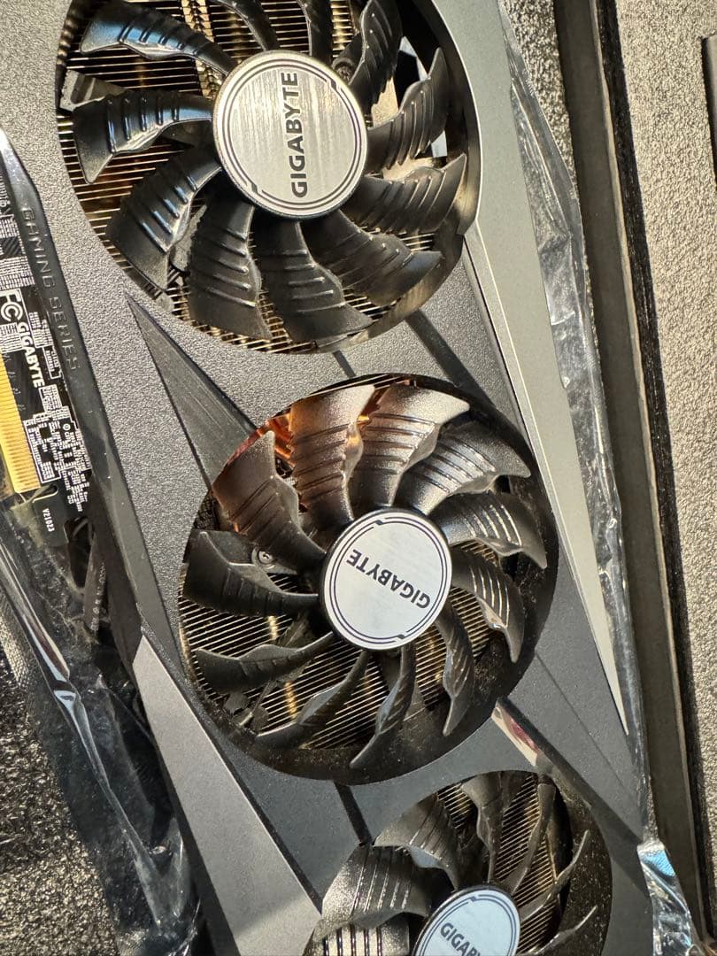 GIGABYTE GeForce RTX 3070 Ti 本体
