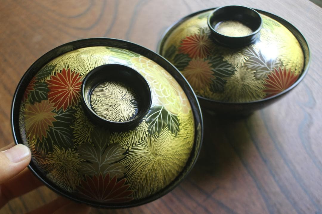 デッドストック！上質黒漆に極上菊詰沈金蒔絵のお椀2点（検輪島塗蒔絵椀雑煮椀