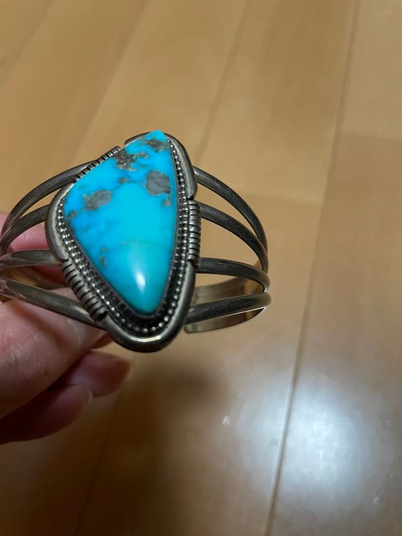 にゃんコロ　ターコイズ　バングル