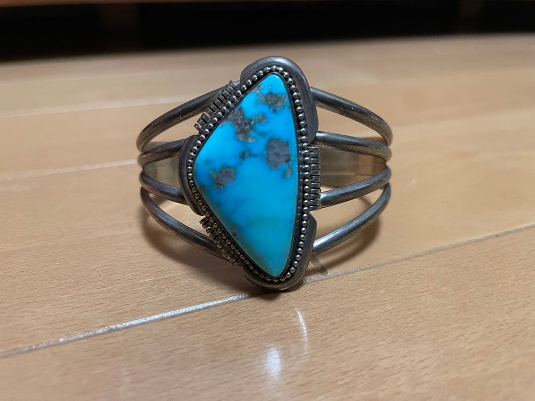 にゃんコロ　ターコイズ　バングル