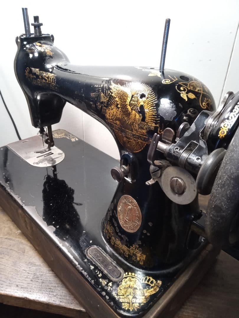 最終価格　お値打ち品　シンガー　スフインクス　縫うためのアンティークミシン