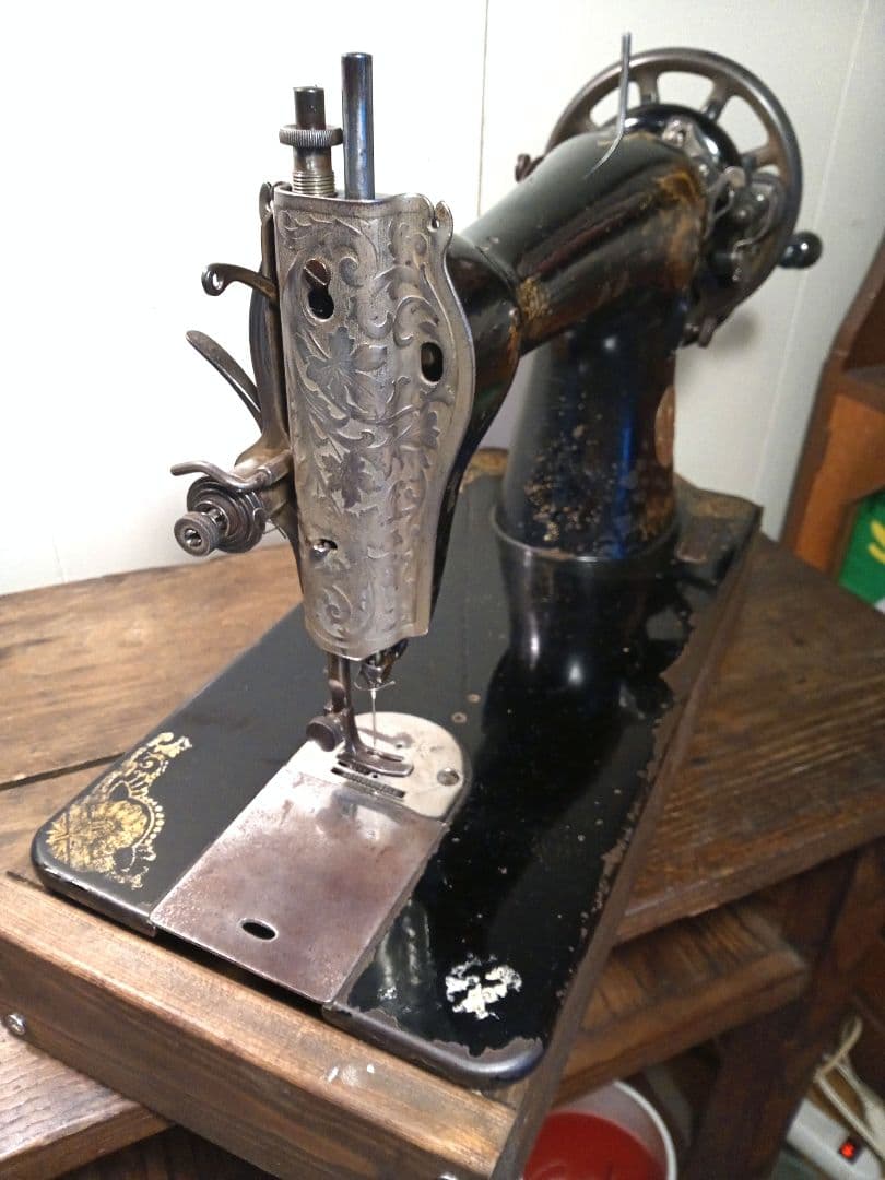 最終価格　お値打ち品　シンガー　スフインクス　縫うためのアンティークミシン