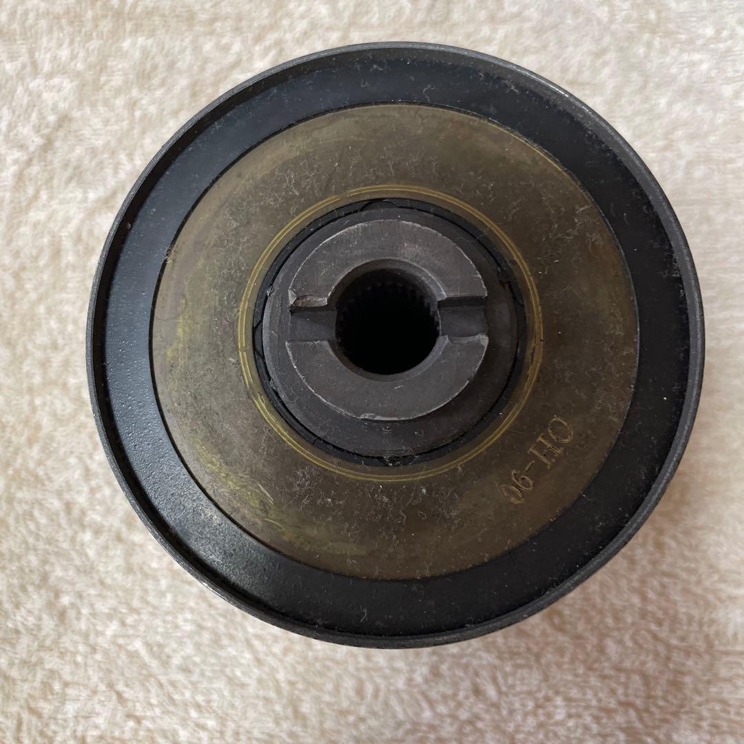 momo ニキラウダステアリング　シルバー　ホーンボタン　ステアリングボス付き