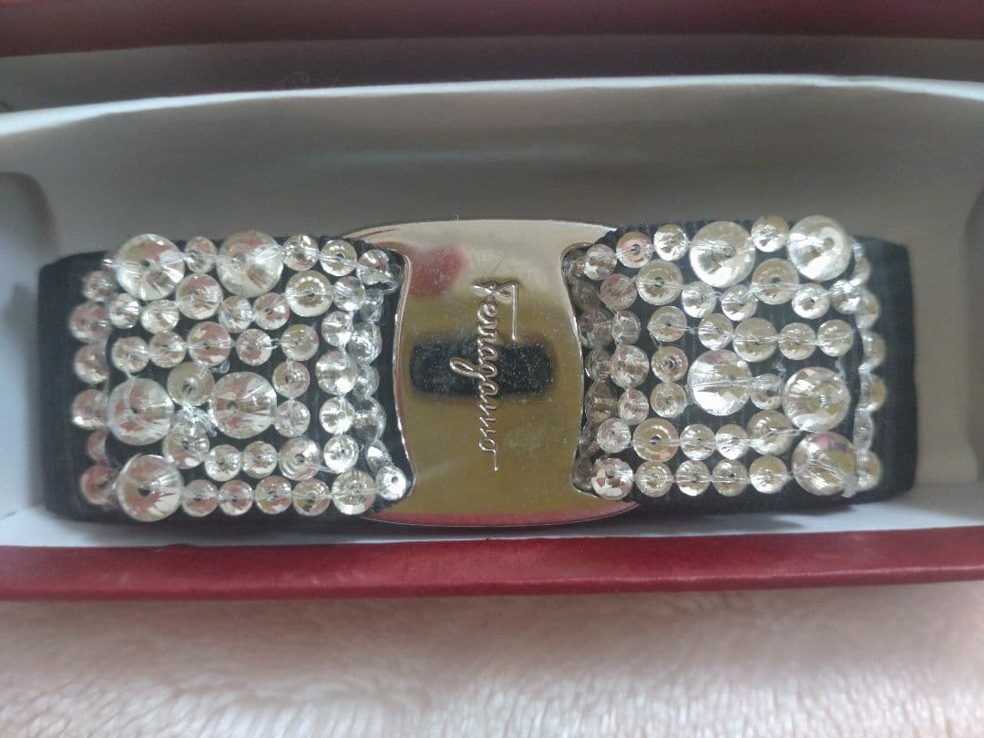 ビジュー付きブラックヘアバンド