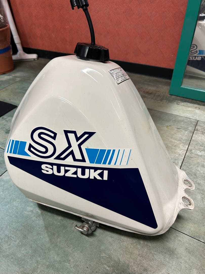 SUZUKI SXタンク ホワイト