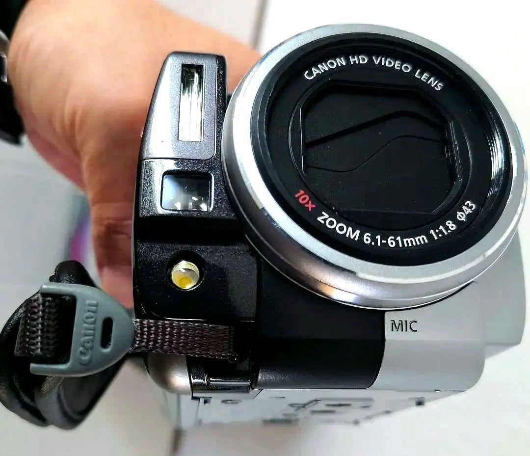 キャノンHDビデオカメラiVIS HG10 + トラベルキットセット 未使用多し