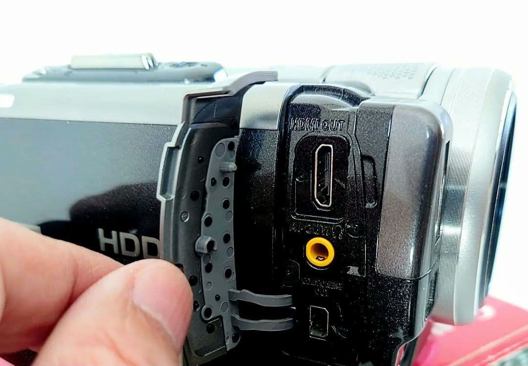 キャノンHDビデオカメラiVIS HG10 + トラベルキットセット 未使用多し