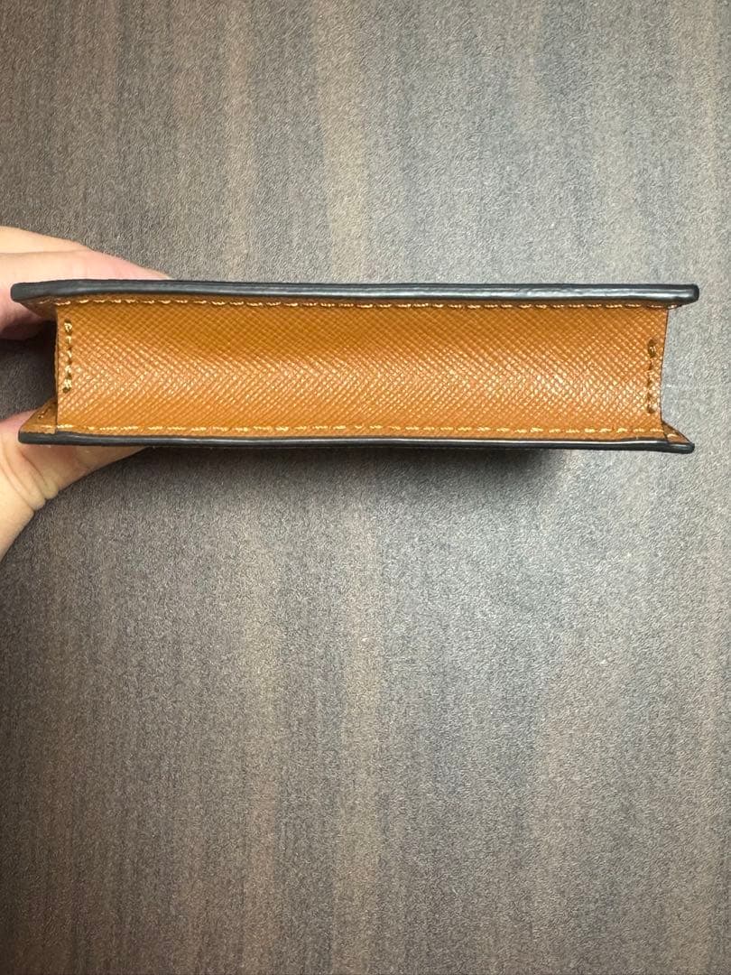 【美品】MARNI 名刺入れ　箱付き