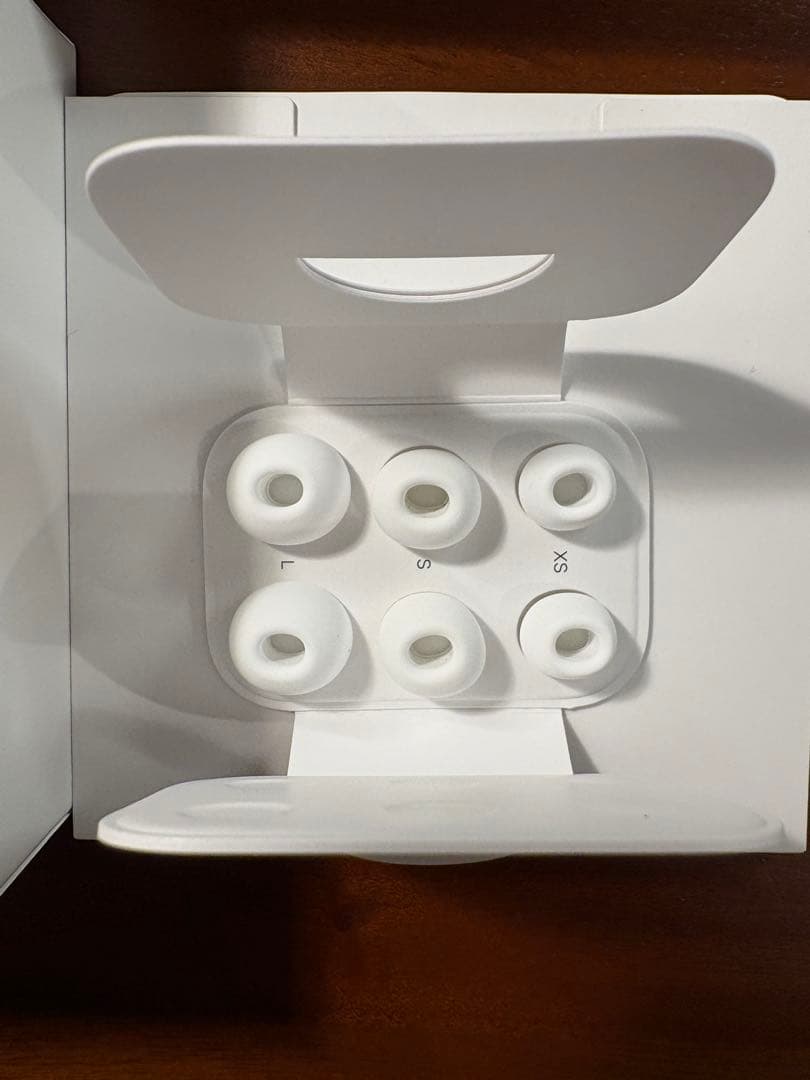 airpods pro第2世代 本体 ホワイト Lightning充電ケース付